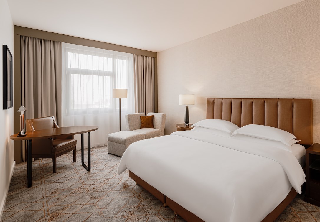 Pokój gościnny z dużym łókiem typu King								